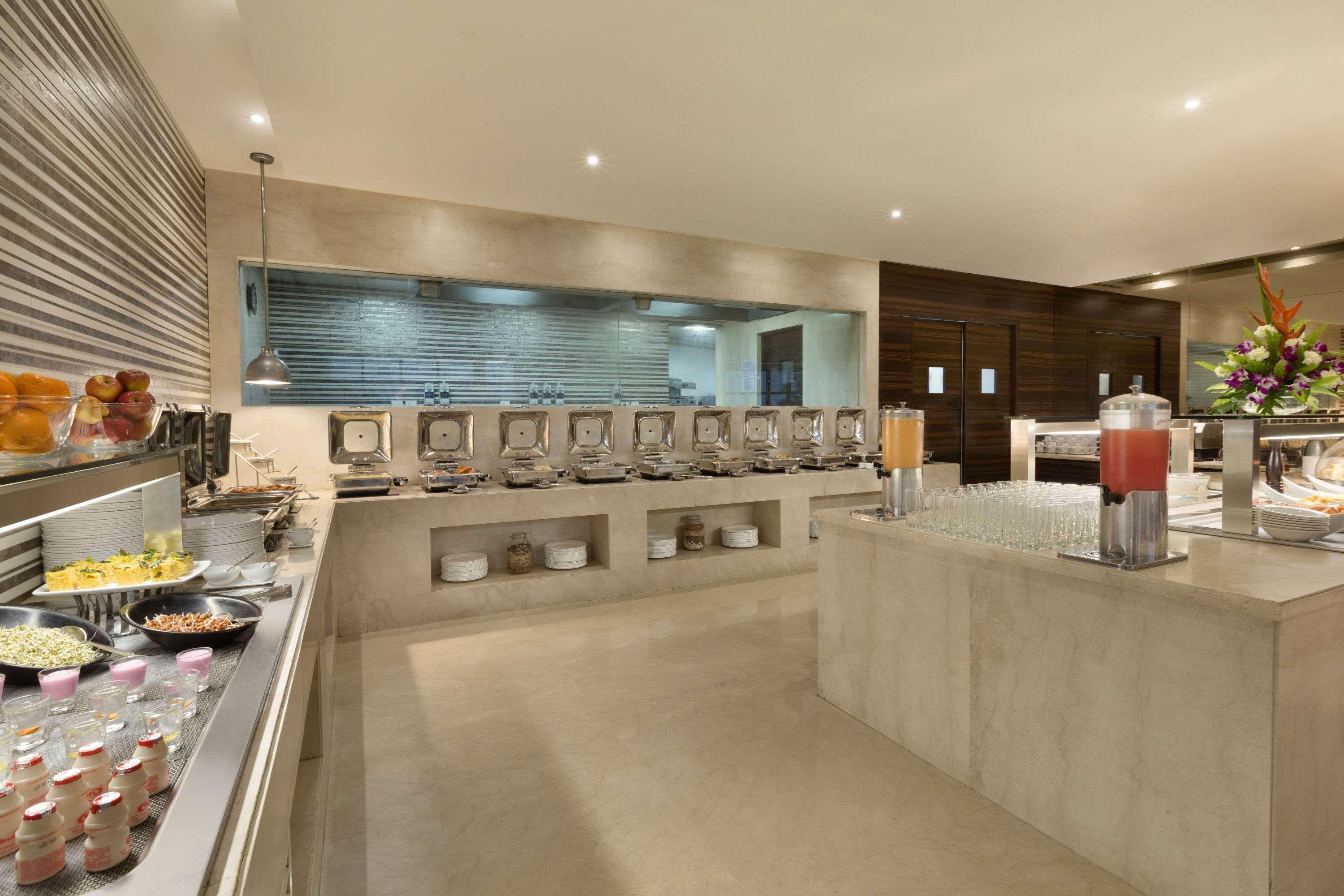Howard Johnson By Wyndham, Hebbal, Bengaluru Buitenkant foto