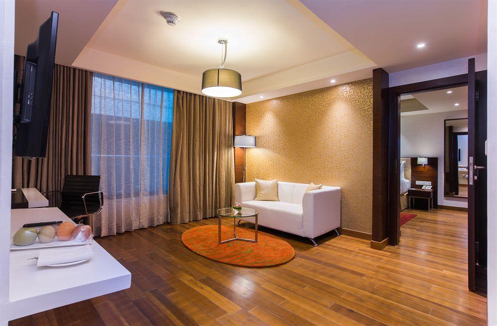 Howard Johnson By Wyndham, Hebbal, Bengaluru Buitenkant foto