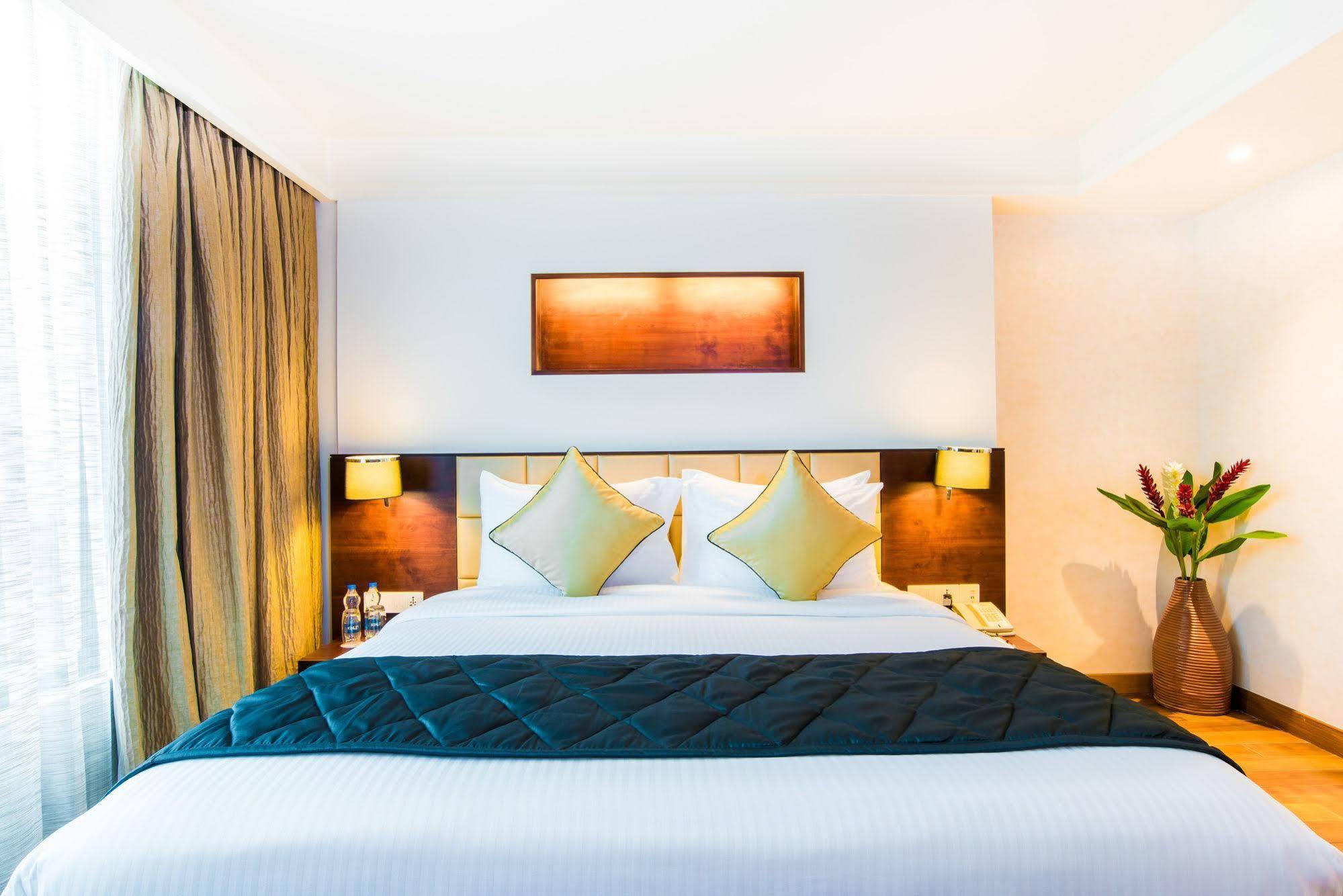 Howard Johnson By Wyndham, Hebbal, Bengaluru Buitenkant foto